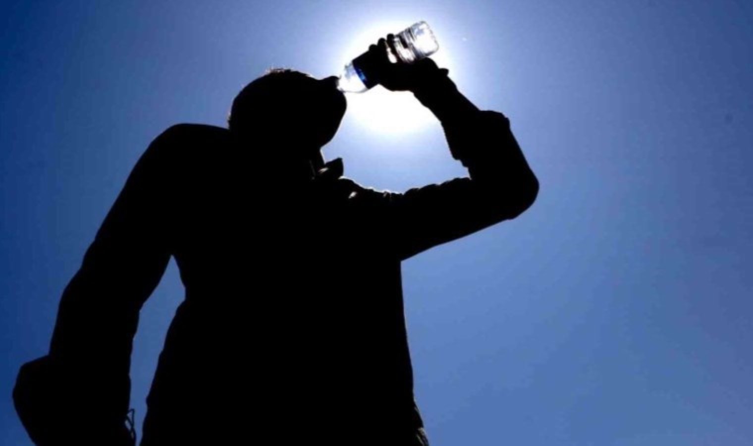 Kavurucu sıcaklarda sıvı kaybına karşı ‘2 buçuk litre su tüketilmeli’ uyarısı