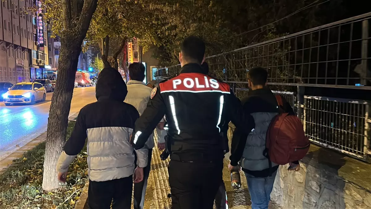 Edirne’de Kaçak Göçmenlere Yönelik Şok Uygulama: 17 Yakalandı